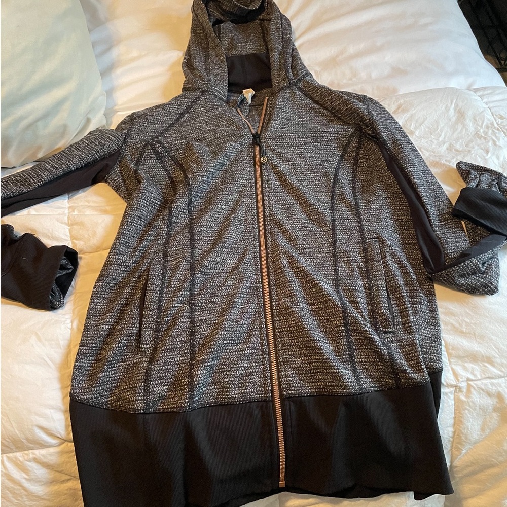 lululemon-  zip up